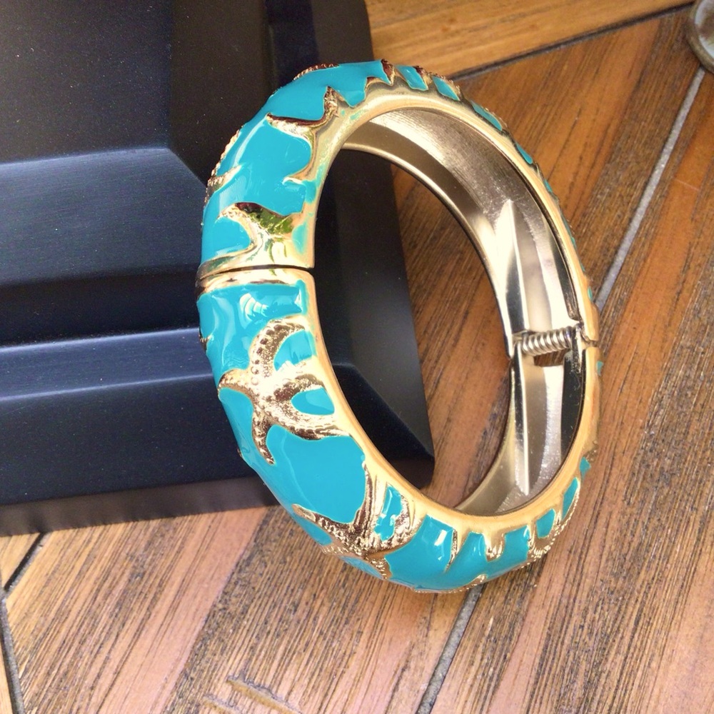 Sequin hinged starfish design bracelet. EUC.